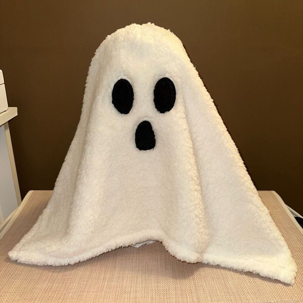 Costco Viral Brentwood Sherpa Ghost Plush Halloween Decor Pillow White NEW